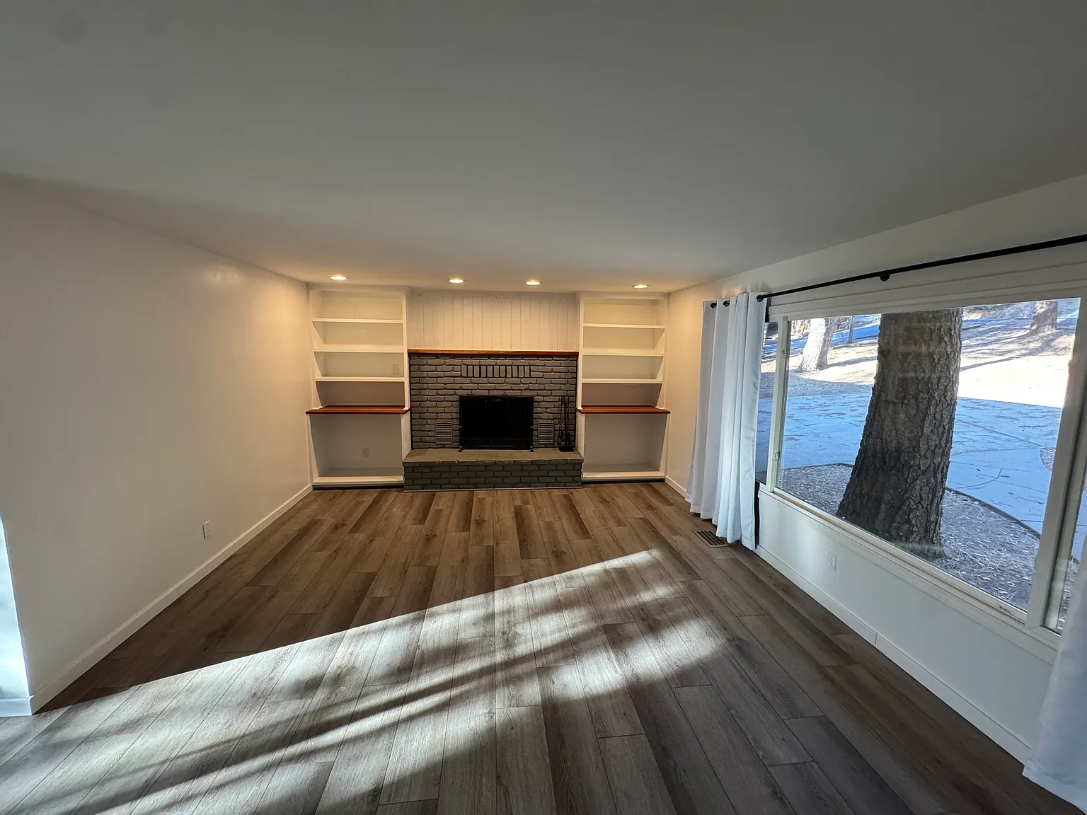 Pine Blvd, Pine Valley — Photo 1