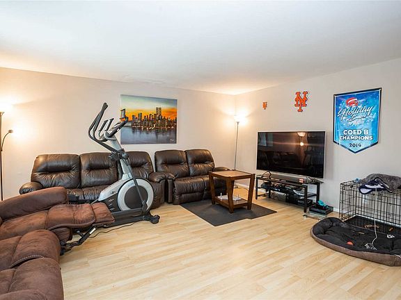 4th image of 32 Richmond Blvd Unit 1B