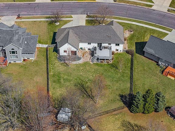 4th image of 35 Harrison Ln