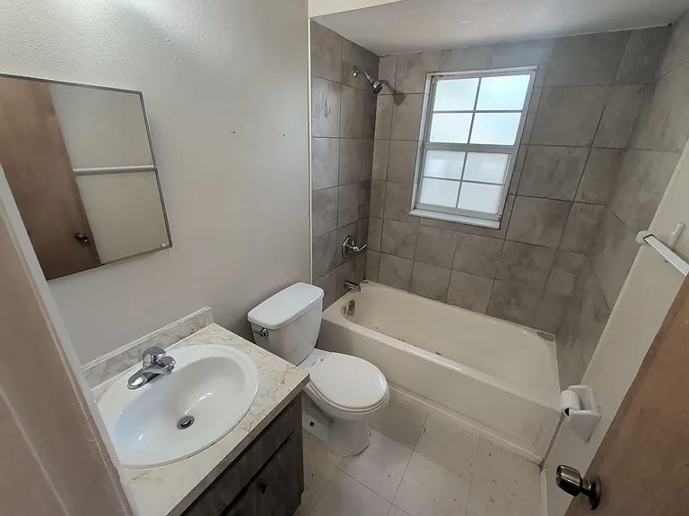 2352 S Sandburg Point — Photo 7