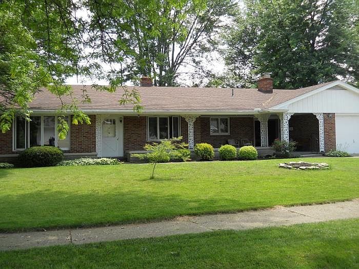 1st image of 410 Parkwood Dr