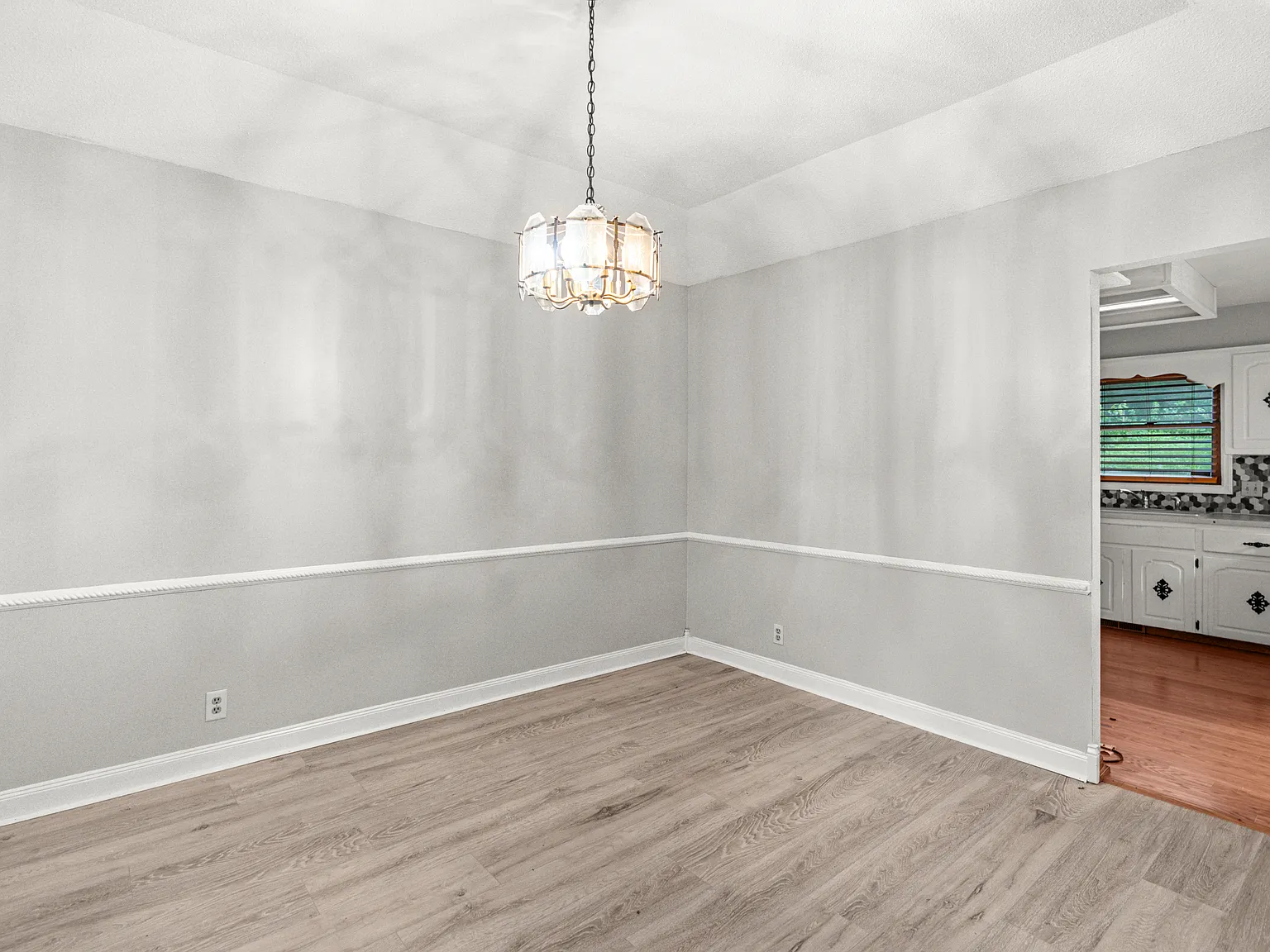 3 bed, 3436 sqft, $2,600 — Photo 3