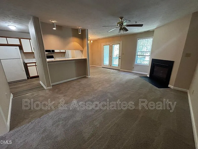 2 bed, 2.0 bath, 1263 sqft, $1,175 — Photo 2
