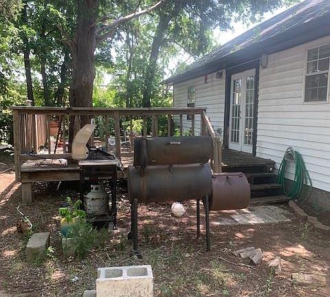 2nd image of 121 N Classen Ave