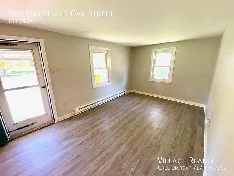 Oak St — Photo 24