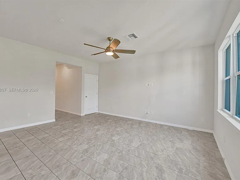 4764 Eucalyptus Dr — Photo 11