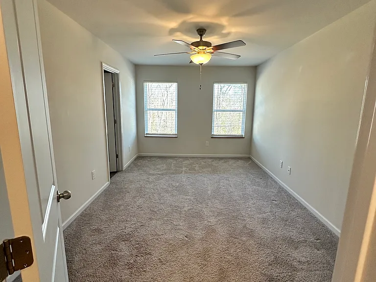 115 Buckingham Ln — Photo 16