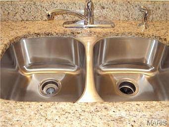 Granite counter tops with undermount stainless steel sink