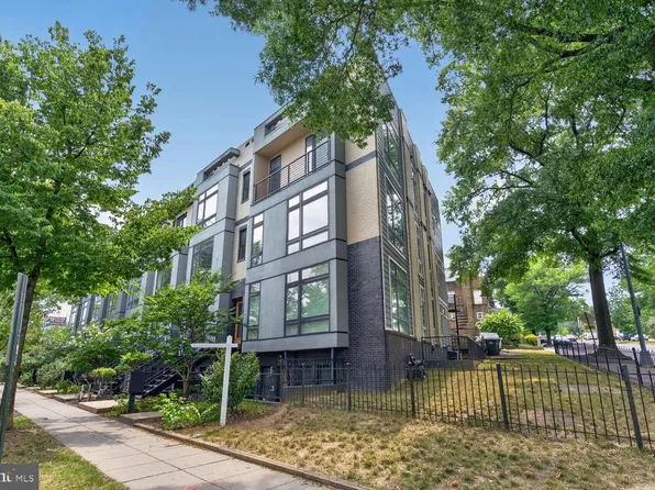 2126 3rd St NE #B, Washington, DC 20002
