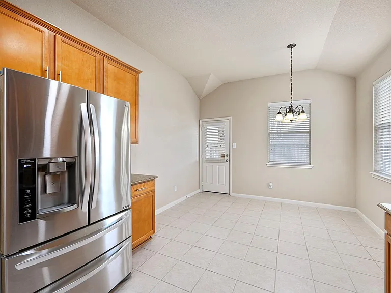 20935 Brodie Ln — Photo 12