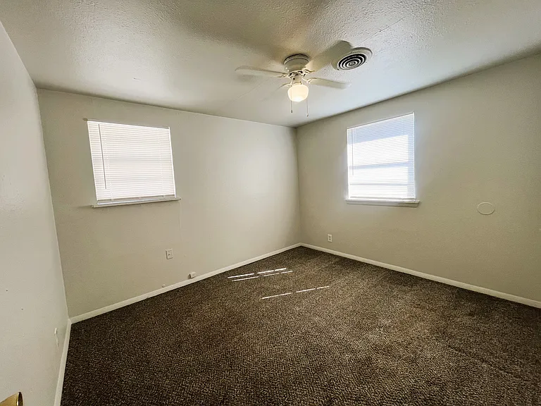 2313 SW 48th St — Photo 11