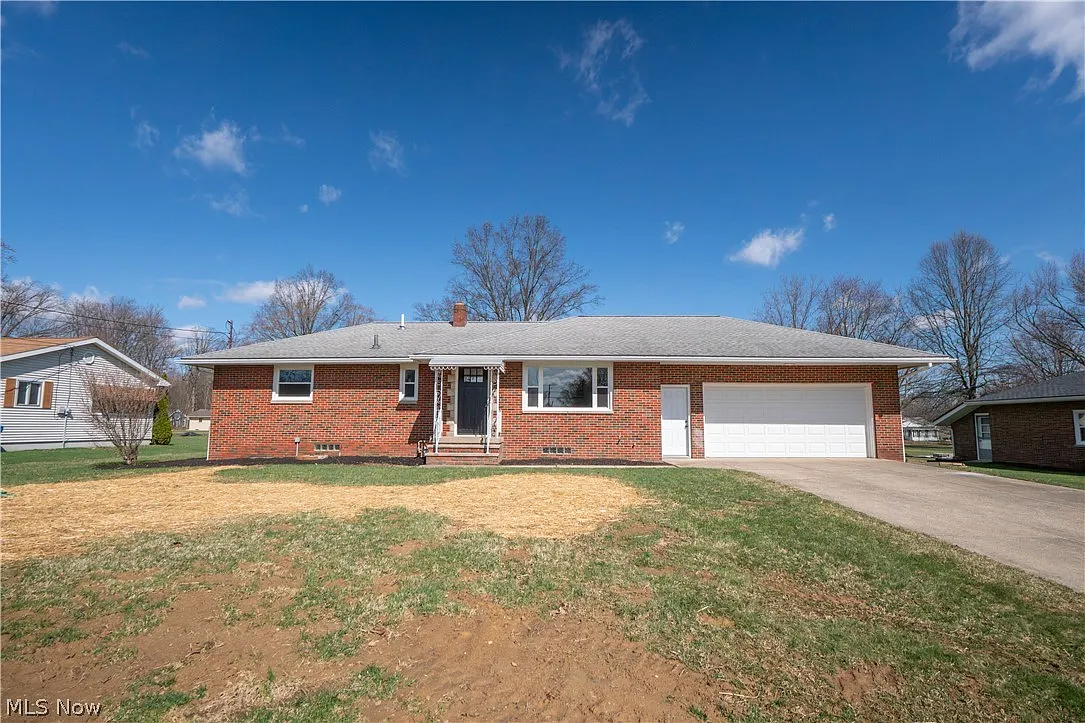781 Leeman Dr photo 1