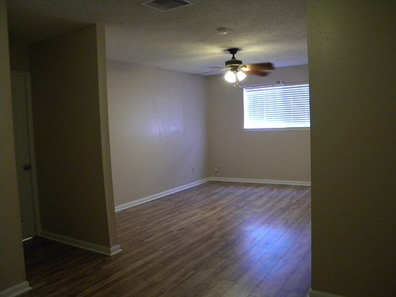 5th image of 224 Banyan Dr