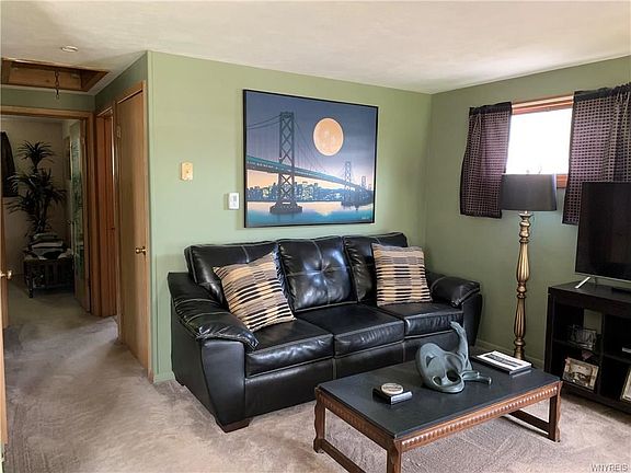 3rd image of 11 Mona Ct