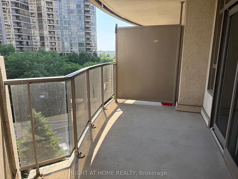 35 Kingsbridge Garden Cir #601 — Photo 18