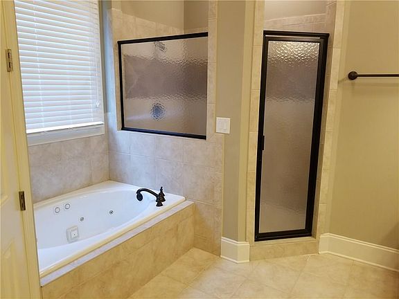 3rd image of 550 Warm Springs Ct