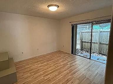 5th image of 3076 Gifford Ln