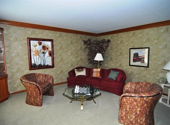 4th image of 3382 Sherbrooke Dr