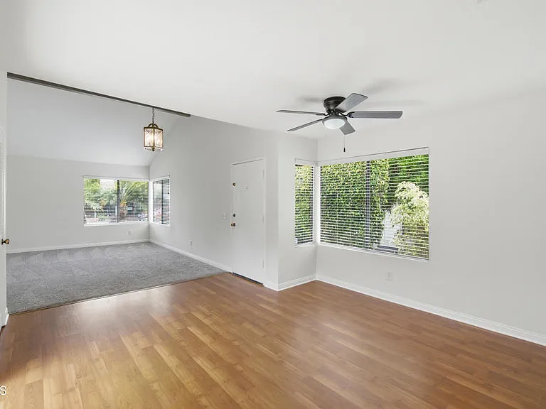 9026 Feather St — Photo 10