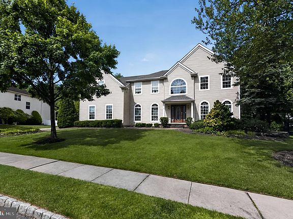 2nd image of 7 Maison Pl