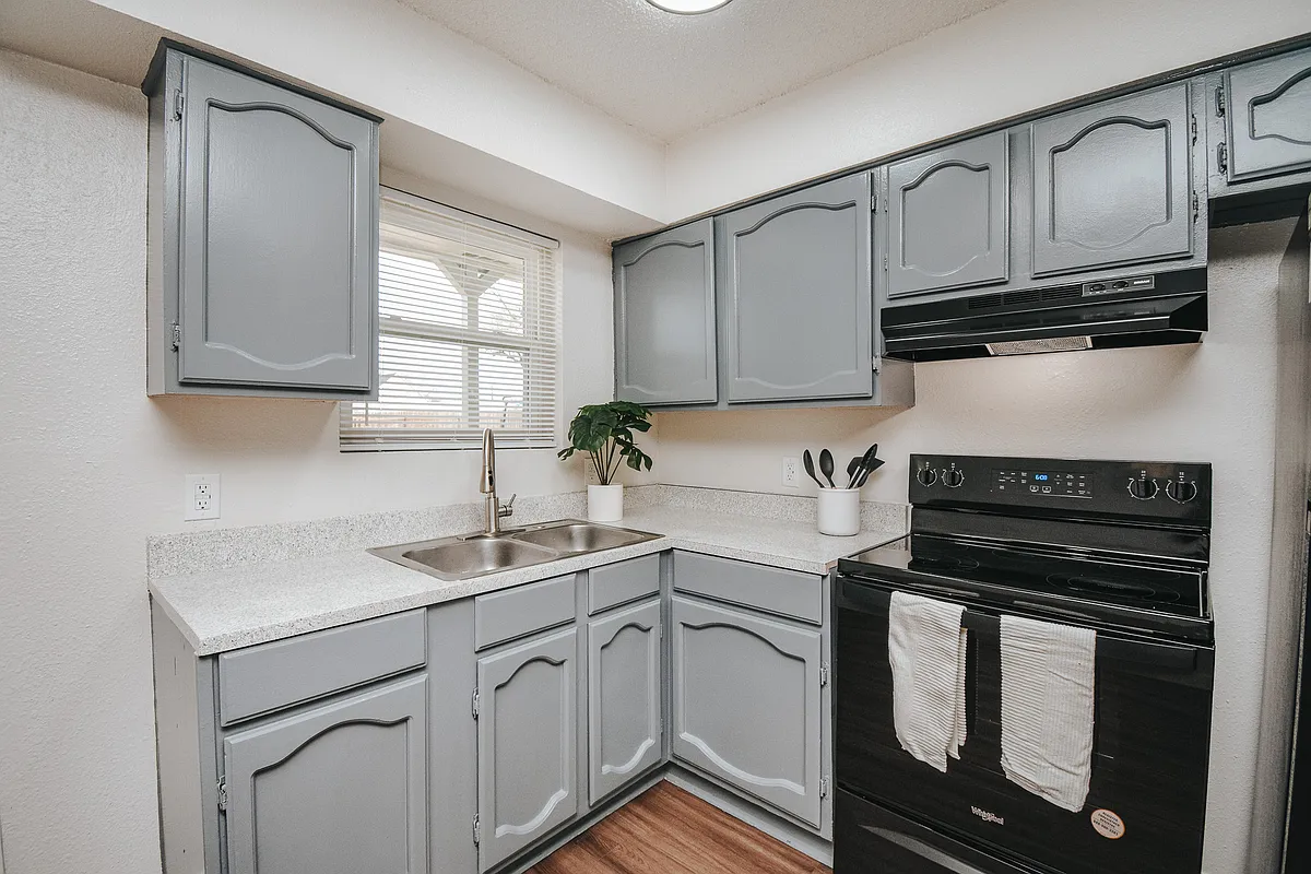 Building Photo - 305 E Brazos St #2