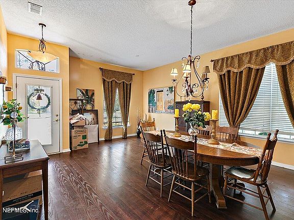 5th image of 11801 Magnolia Falls Dr