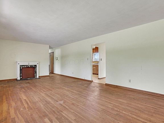 3rd image of 31 Longview Heights Rd