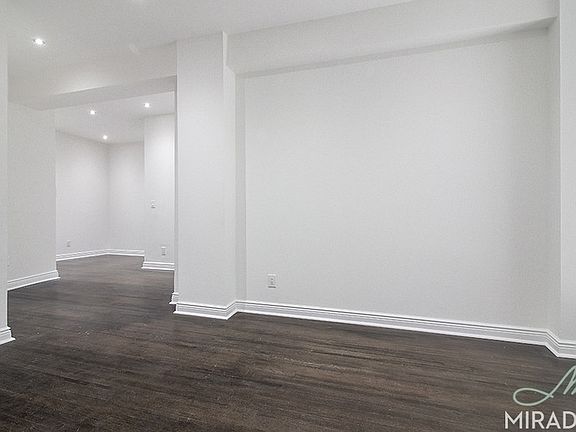 4th image of 10 E 13th St APT 5F