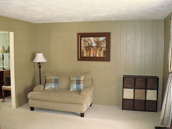 19X13 LIVIING ROOM