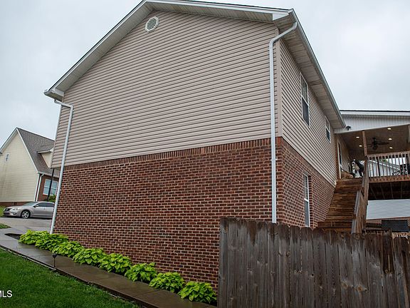 5th image of 278 Stone Edge Cir