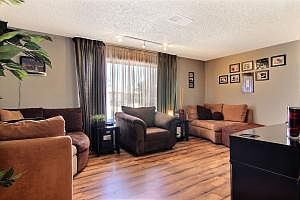 4th image of 6900 Vivian Dr NE