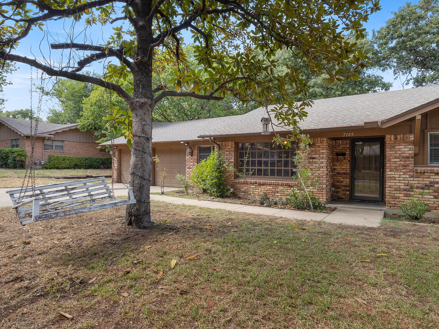 3 bed, 1842 sqft, $2,200 — Photo 3