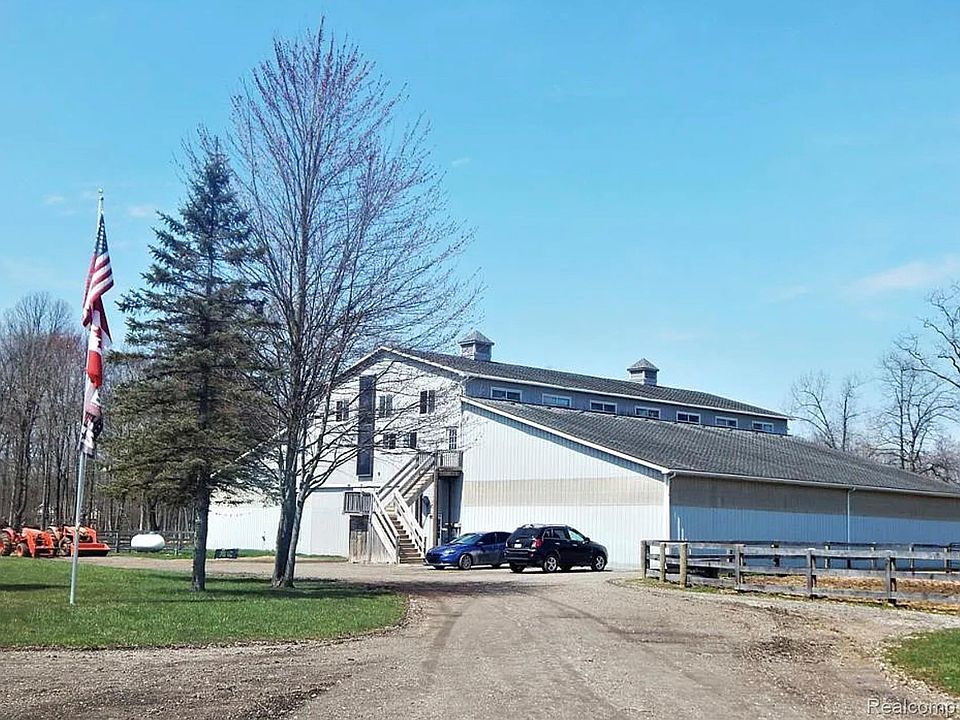 1st image of 4441 Mack Rd