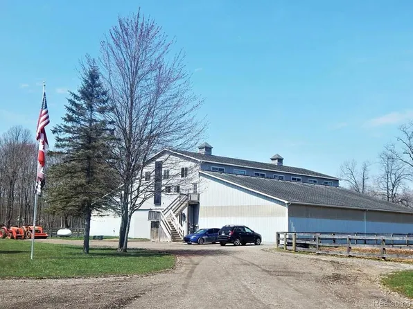 4441 Mack Rd, Howell, MI 48855