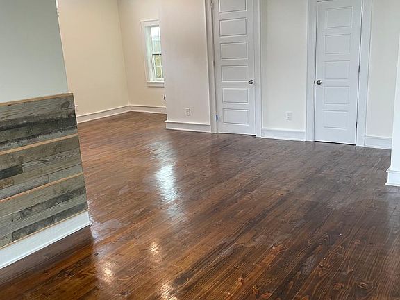 5th image of 329 N Derbigny St