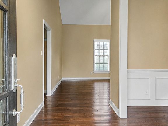 4th image of 117 Bloomsbury Dr