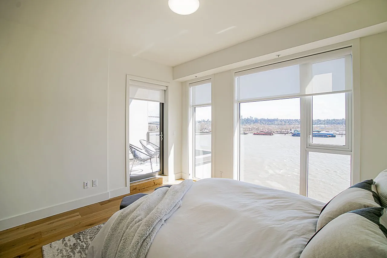 2 bed, 2.5 bath, 1300 sqft, $3,500 — Photo 2