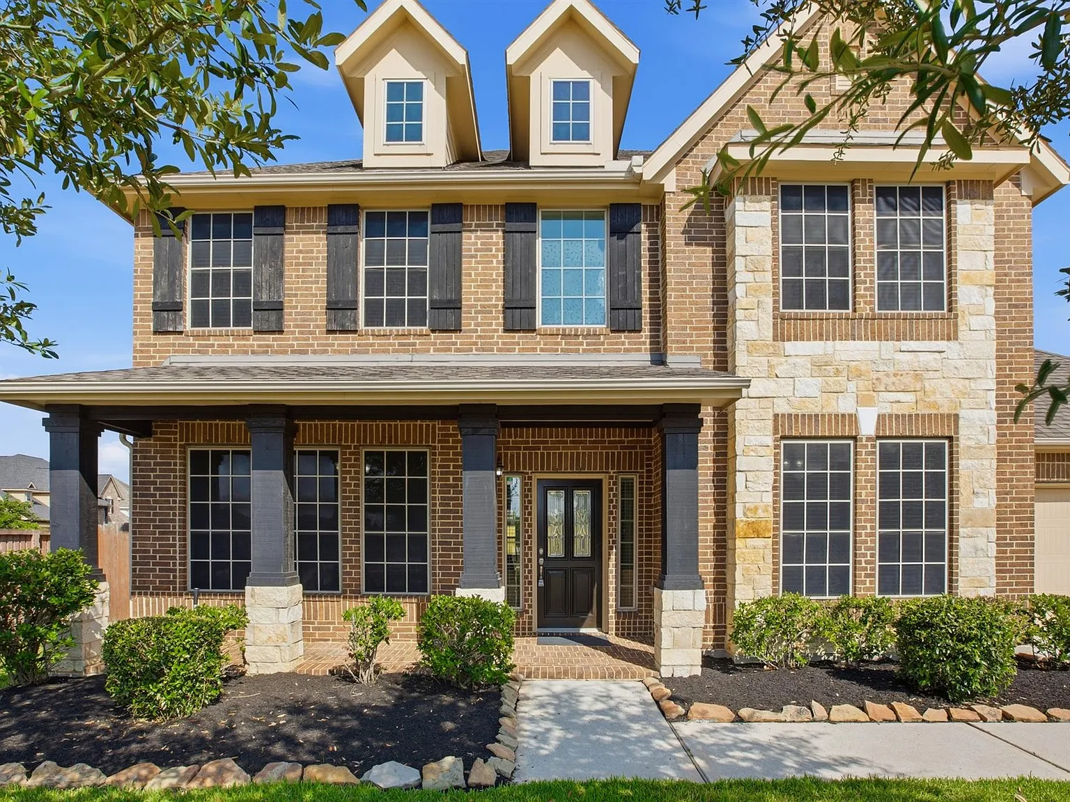 4 bed, 4.5 bath, 3430 sqft, $3,900 — Photo 2