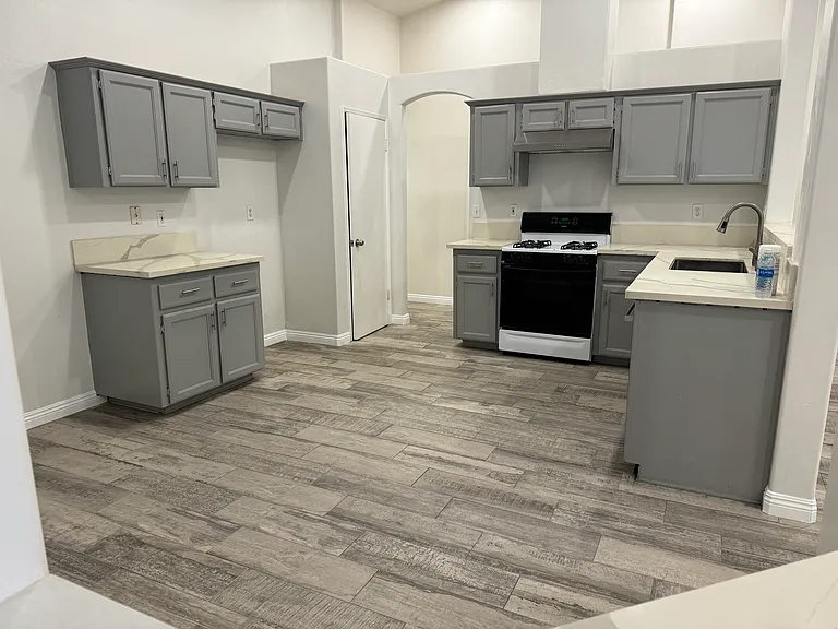 4808 Independence Ct — Photo 12