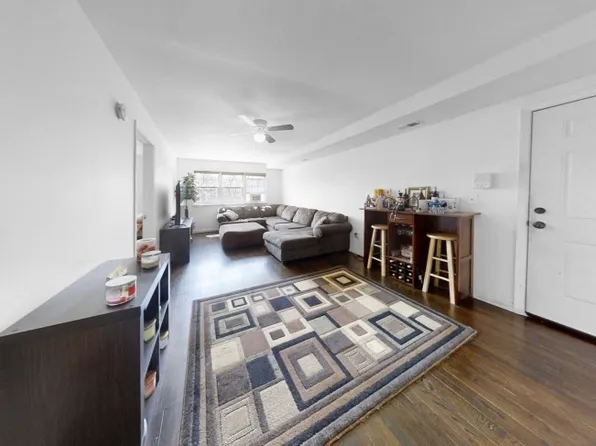 288 College Dr, Edison, NJ 08817