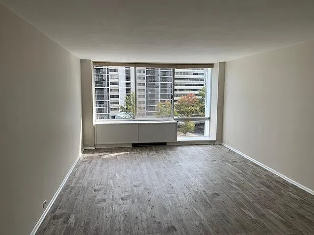 Building Photo - 12700 Lake Ave #811