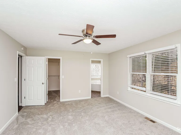 108 Brandi Dr — Photo 8