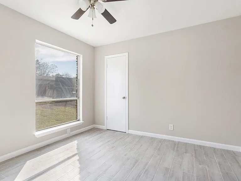 9604 Crown Ridge Dr — Photo 17