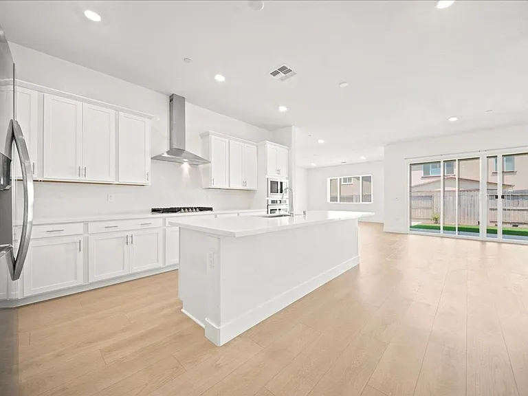 12725 Parakeet Way — Photo 4