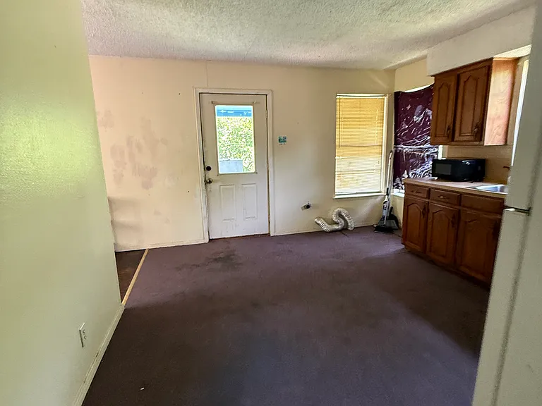 374 W Blackbourn St — Photo 16