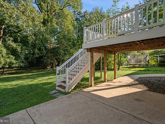 4th image of 1211 Parrish Dr