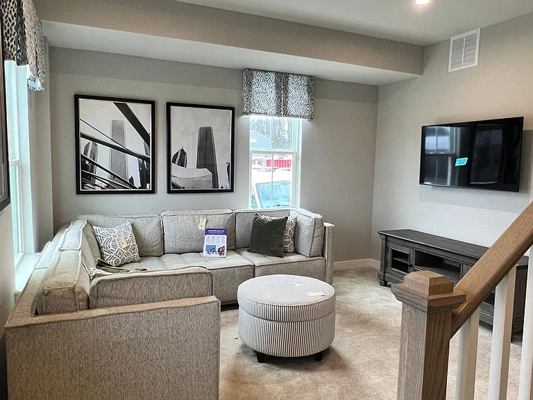 5 Sidney Ln — Photo 2