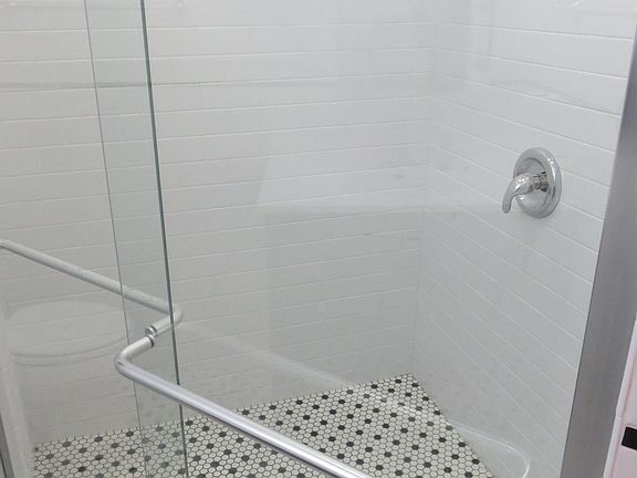 4th image of 3616 W Wrightwood Ave #1F