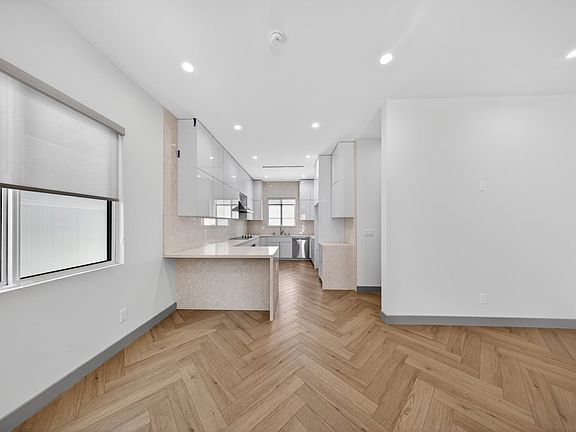 5th image of 10843 Cantara St
