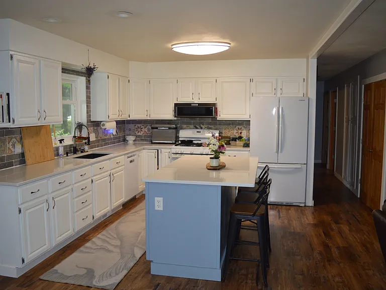 1676 Silverado Dr — Photo 4